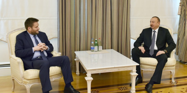 İlham Əliyev BP-nin regional prezidentini və əməliyyat direktorunu qəbul edib